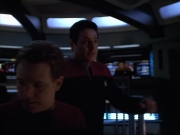 extant_StarTrek_Voyager_4x26-HopeAndFear_02639.jpg