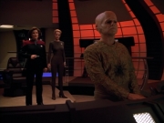 extant_StarTrek_Voyager_4x26-HopeAndFear_02705.jpg