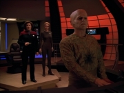 extant_StarTrek_Voyager_4x26-HopeAndFear_02709.jpg