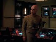 extant_StarTrek_Voyager_4x26-HopeAndFear_02741.jpg