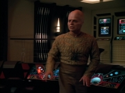 extant_StarTrek_Voyager_4x26-HopeAndFear_02744.jpg