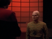 extant_StarTrek_Voyager_4x26-HopeAndFear_02769.jpg