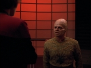 extant_StarTrek_Voyager_4x26-HopeAndFear_02774.jpg