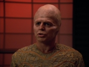 extant_StarTrek_Voyager_4x26-HopeAndFear_02779.jpg