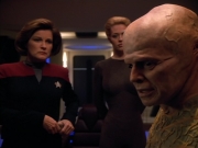 extant_StarTrek_Voyager_4x26-HopeAndFear_02830.jpg