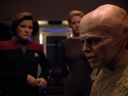 extant_StarTrek_Voyager_4x26-HopeAndFear_02831.jpg