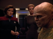 extant_StarTrek_Voyager_4x26-HopeAndFear_02833.jpg