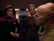 extant_StarTrek_Voyager_4x26-HopeAndFear_02872.jpg