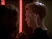extant_StarTrek_Voyager_4x26-HopeAndFear_03320.jpg