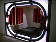 extant_StarTrek_Voyager_4x26-HopeAndFear_03326.jpg
