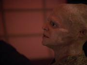 extant_StarTrek_Voyager_4x26-HopeAndFear_03573.jpg
