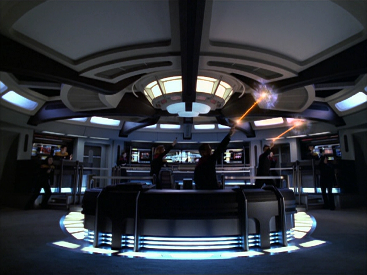 extant_StarTrek_VOY_6x01-EquinoxPart2_00125.jpg