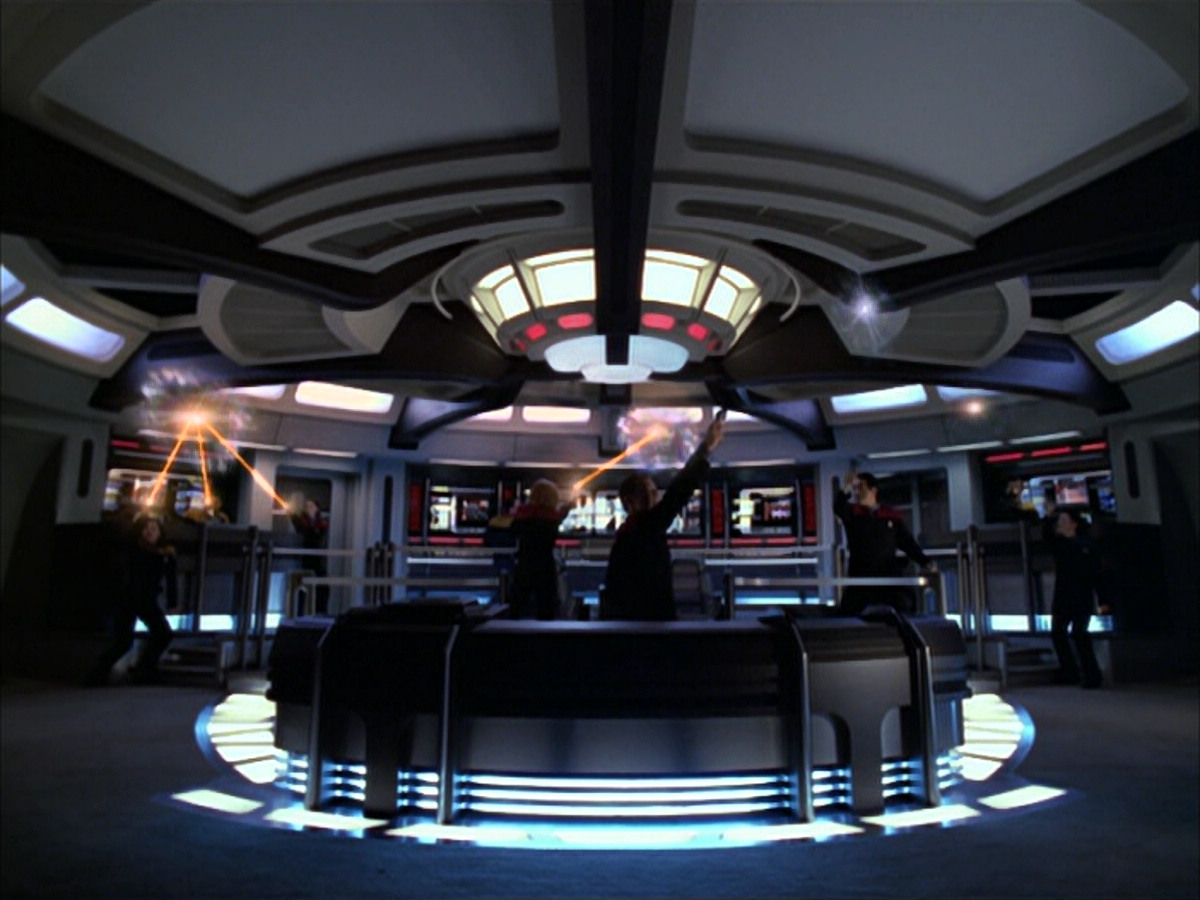 extant_StarTrek_VOY_6x01-EquinoxPart2_00127.jpg