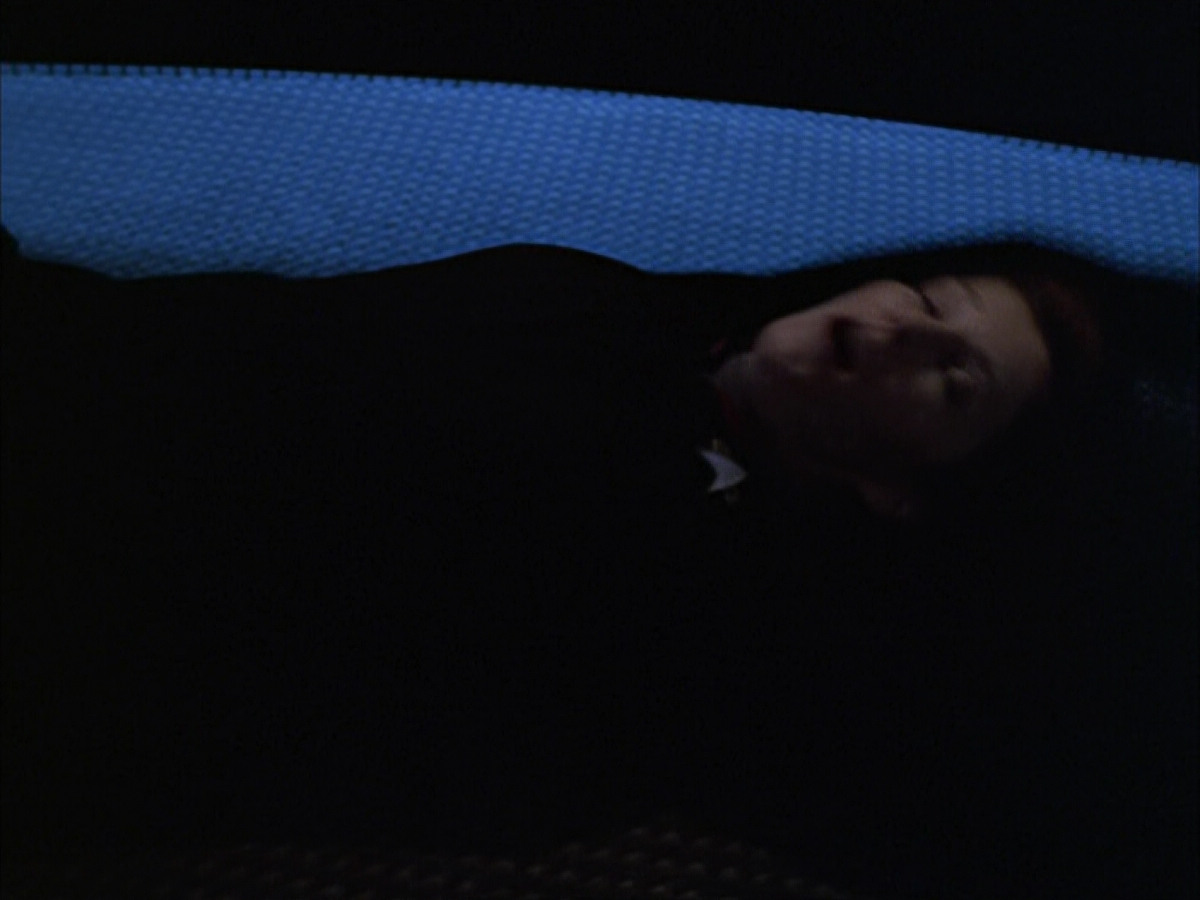 extant_StarTrek_VOY_6x01-EquinoxPart2_00133.jpg