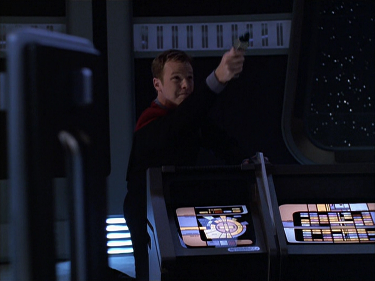 extant_StarTrek_VOY_6x01-EquinoxPart2_00136.jpg