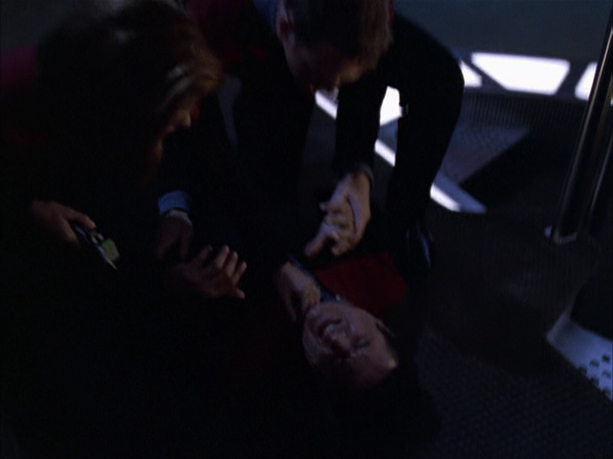 extant_StarTrek_VOY_6x01-EquinoxPart2_00159.jpg