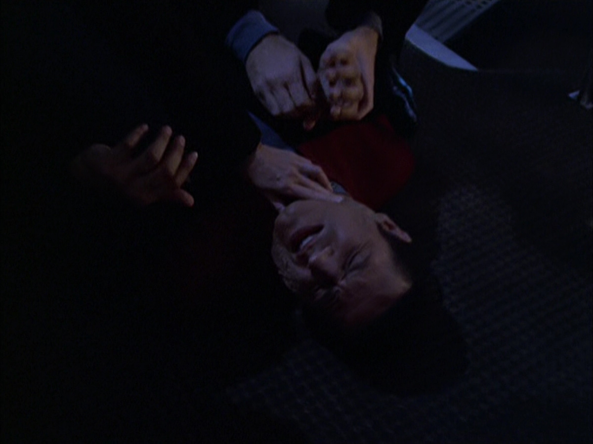 extant_StarTrek_VOY_6x01-EquinoxPart2_00160.jpg
