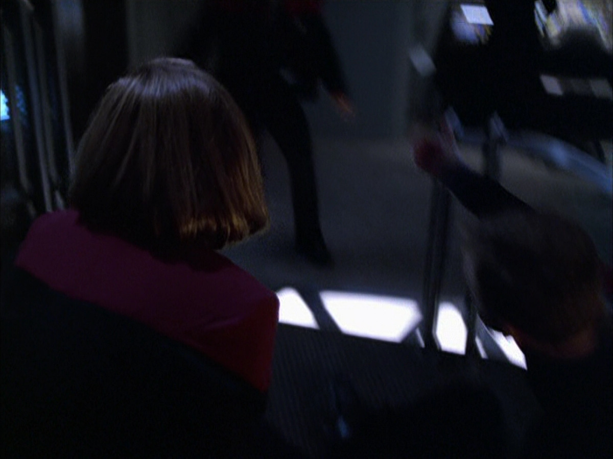 extant_StarTrek_VOY_6x01-EquinoxPart2_00163.jpg