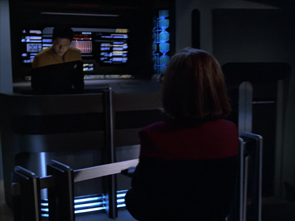 extant_StarTrek_VOY_6x01-EquinoxPart2_00165.jpg