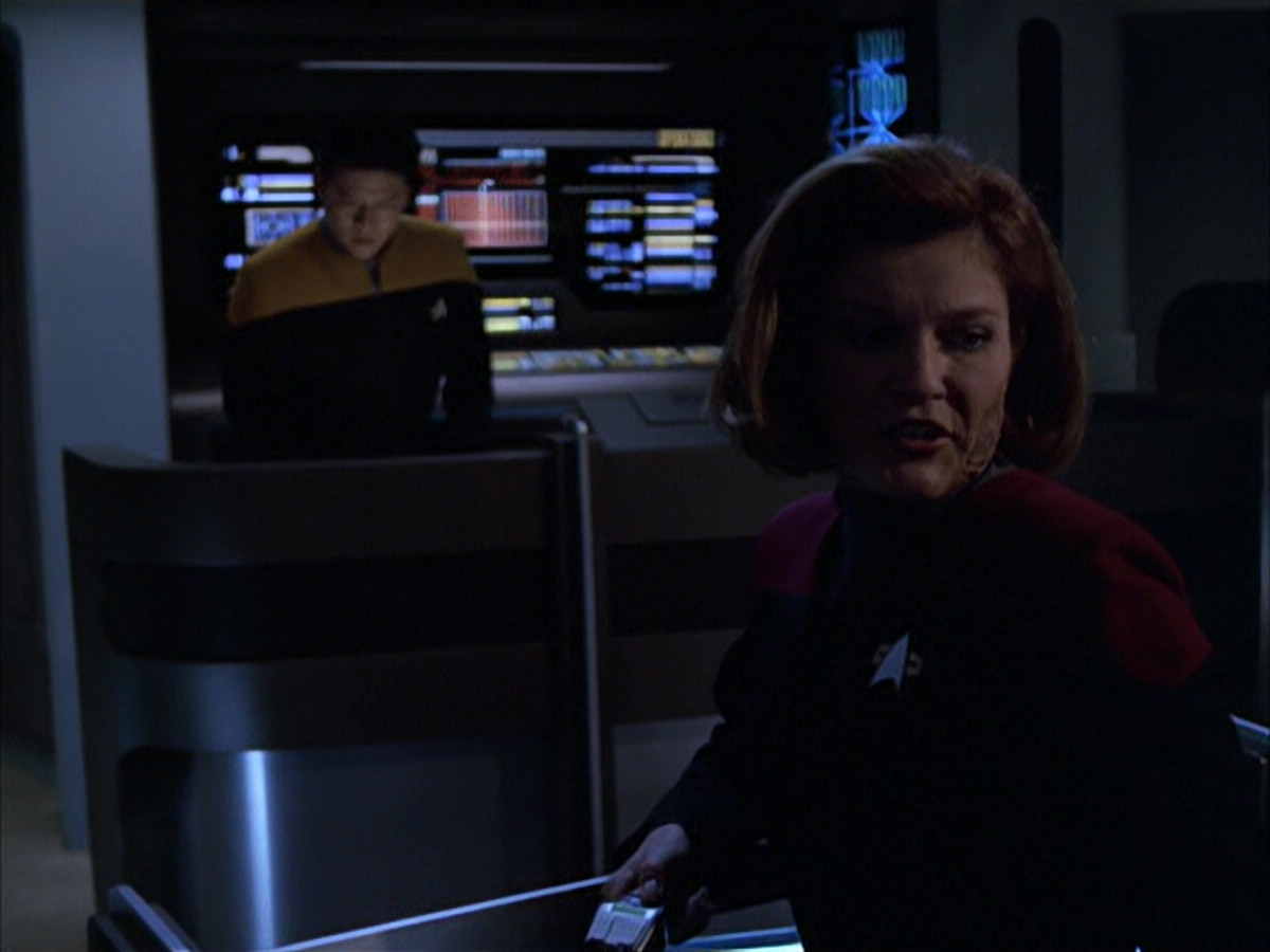 extant_StarTrek_VOY_6x01-EquinoxPart2_00174.jpg