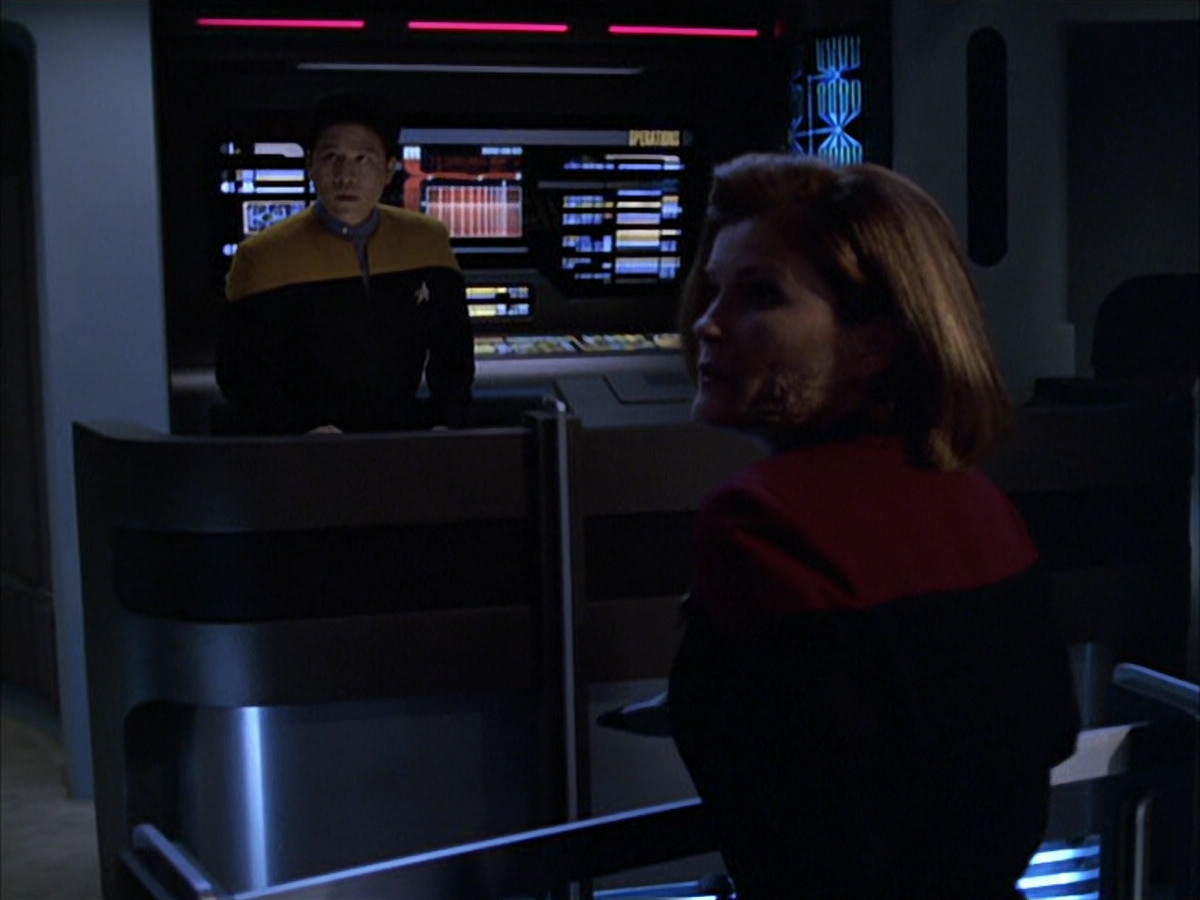 extant_StarTrek_VOY_6x01-EquinoxPart2_00181.jpg