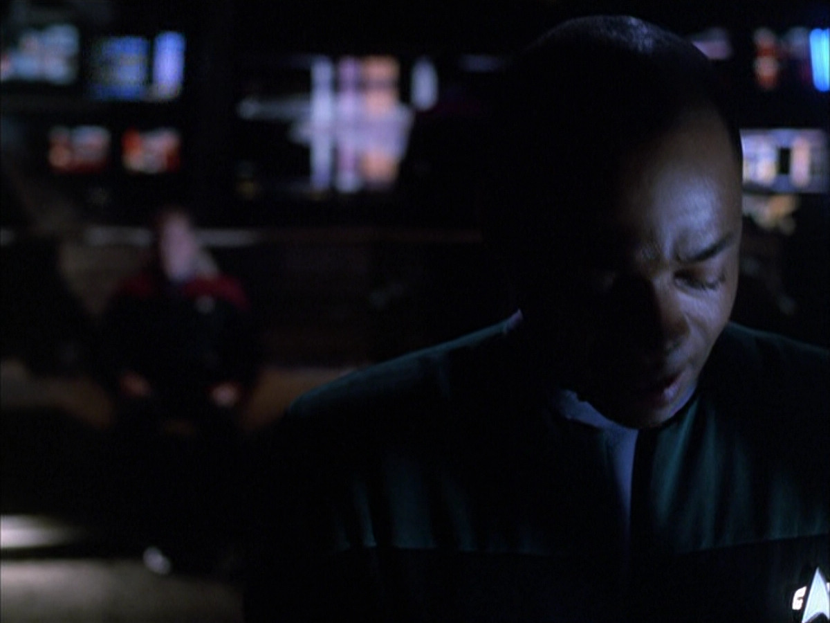 extant_StarTrek_VOY_6x01-EquinoxPart2_00204.jpg