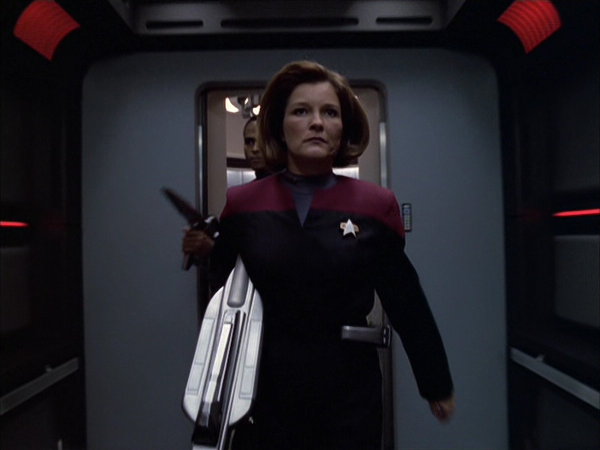 extant_StarTrek_VOY_6x01-EquinoxPart2_00369.jpg