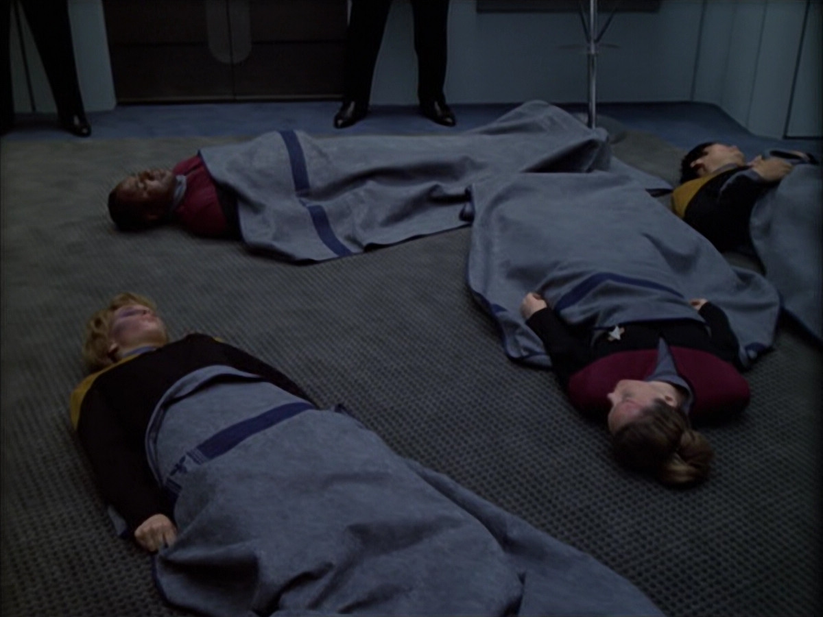 extant_StarTrek_VOY_6x01-EquinoxPart2_00408.jpg