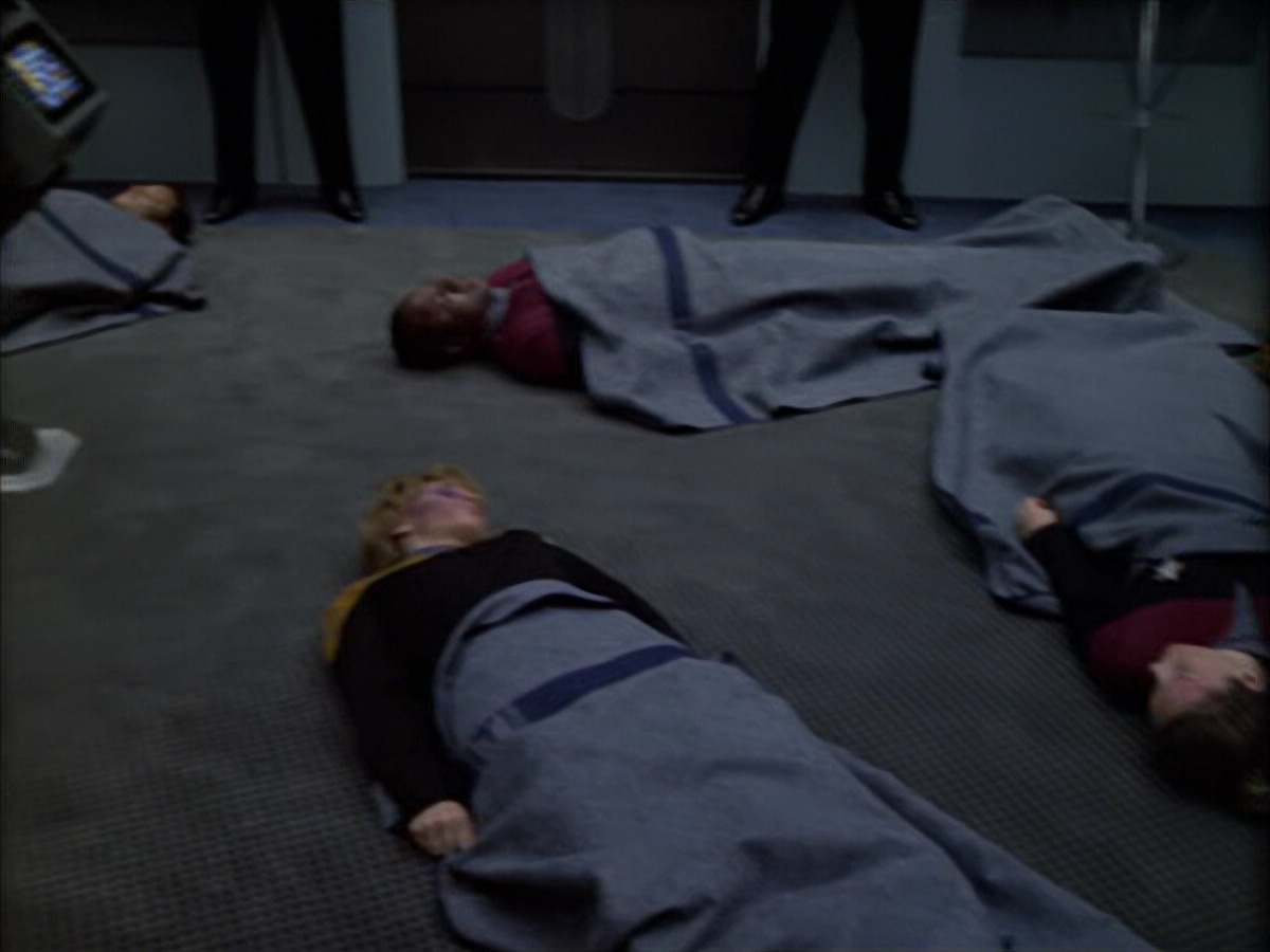 extant_StarTrek_VOY_6x01-EquinoxPart2_00409.jpg