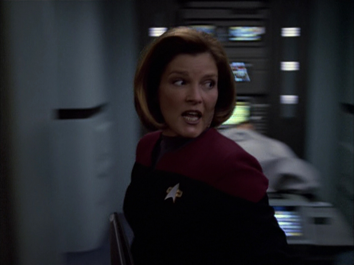 extant_StarTrek_VOY_6x01-EquinoxPart2_00461.jpg