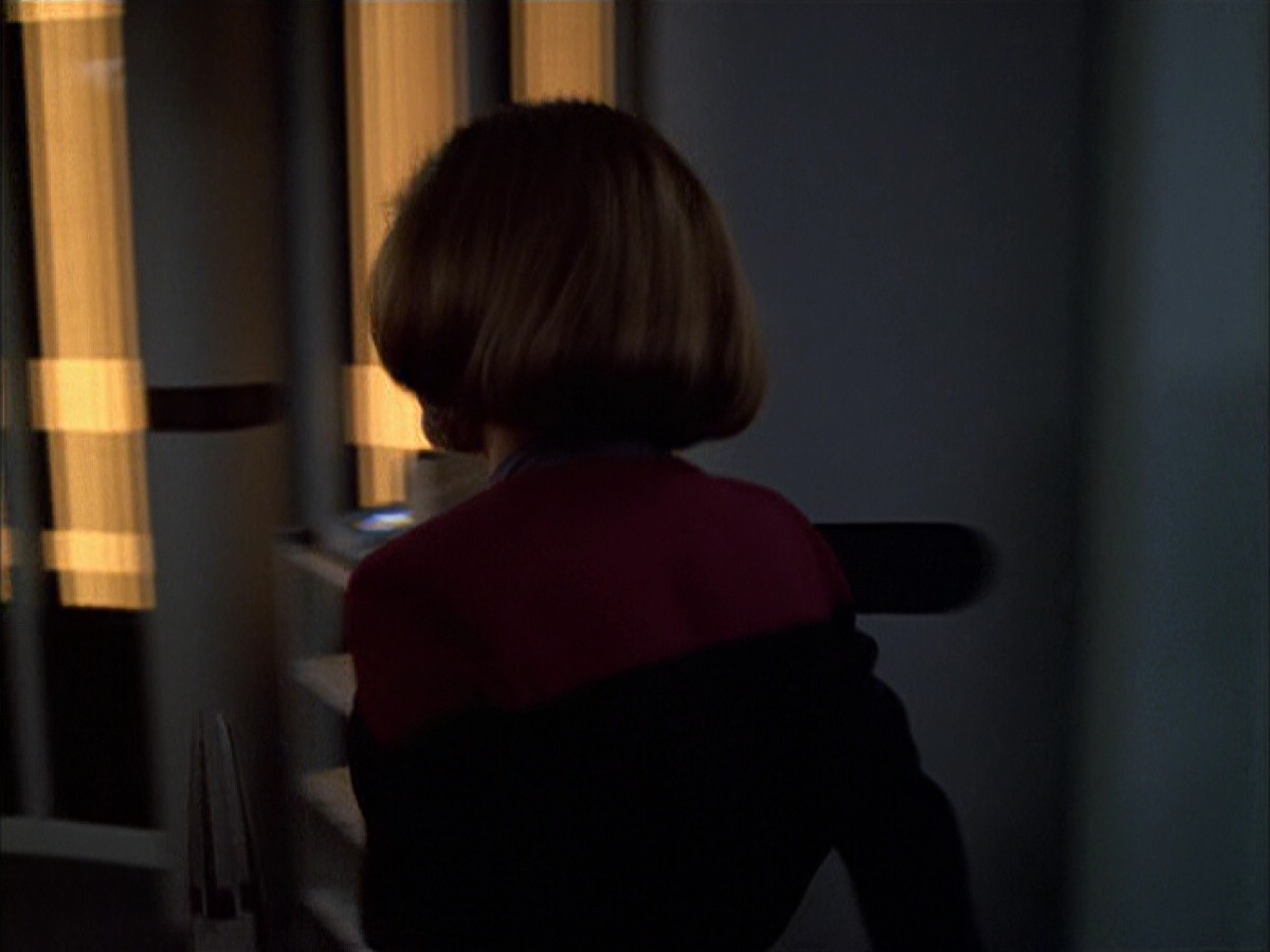 extant_StarTrek_VOY_6x01-EquinoxPart2_00462.jpg