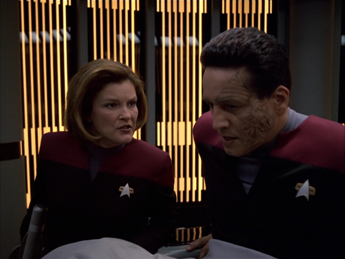 extant_StarTrek_VOY_6x01-EquinoxPart2_00481.jpg