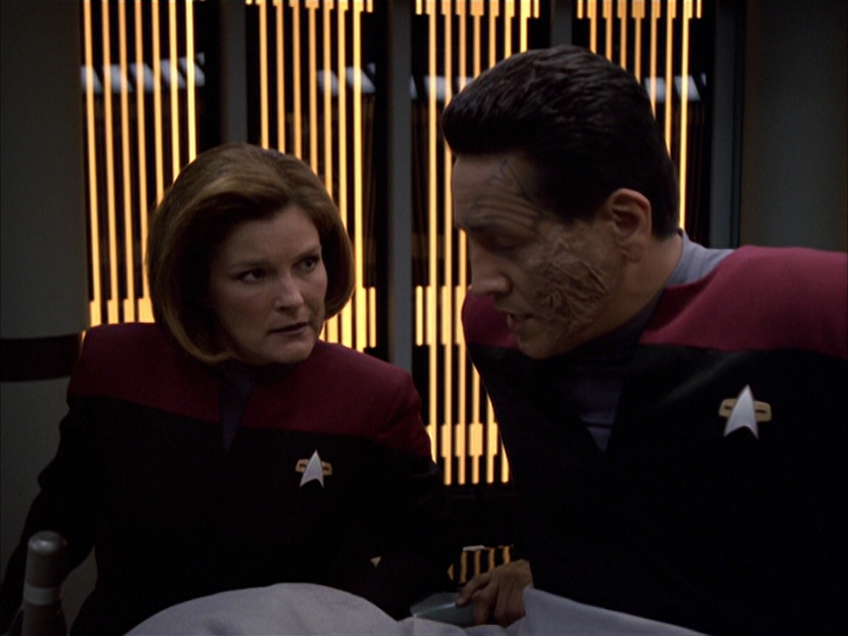 extant_StarTrek_VOY_6x01-EquinoxPart2_00489.jpg