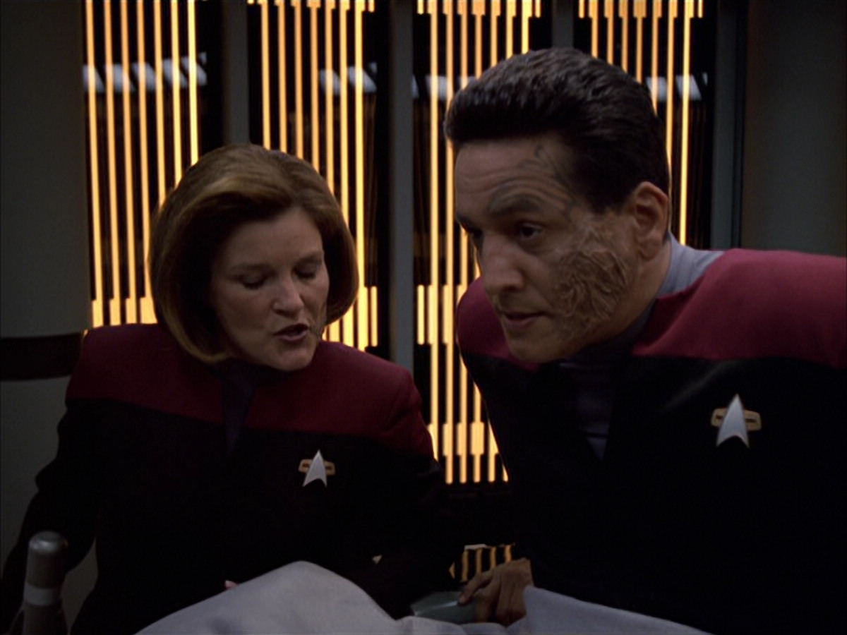 extant_StarTrek_VOY_6x01-EquinoxPart2_00492.jpg