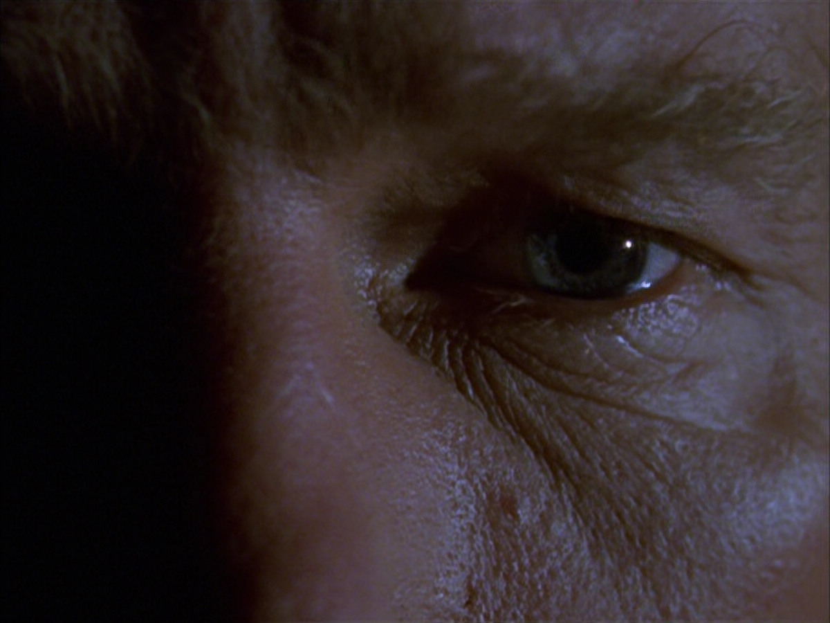 extant_StarTrek_VOY_6x01-EquinoxPart2_00519.jpg