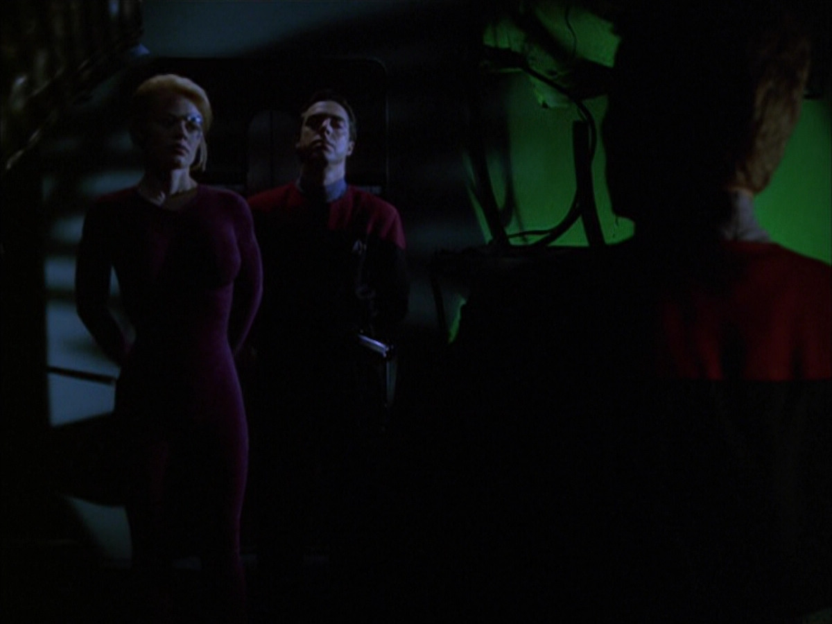 extant_StarTrek_VOY_6x01-EquinoxPart2_00540.jpg