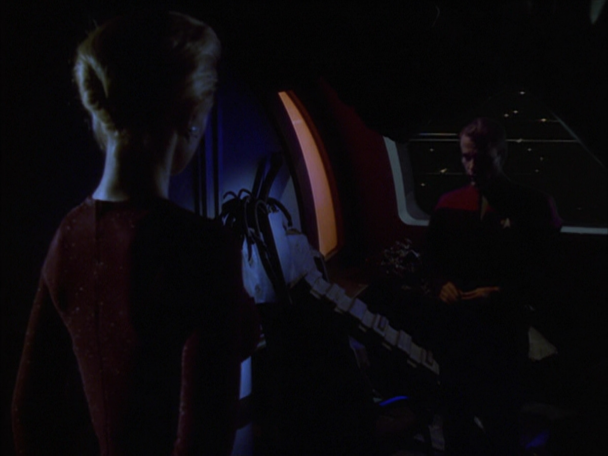 extant_StarTrek_VOY_6x01-EquinoxPart2_00559.jpg
