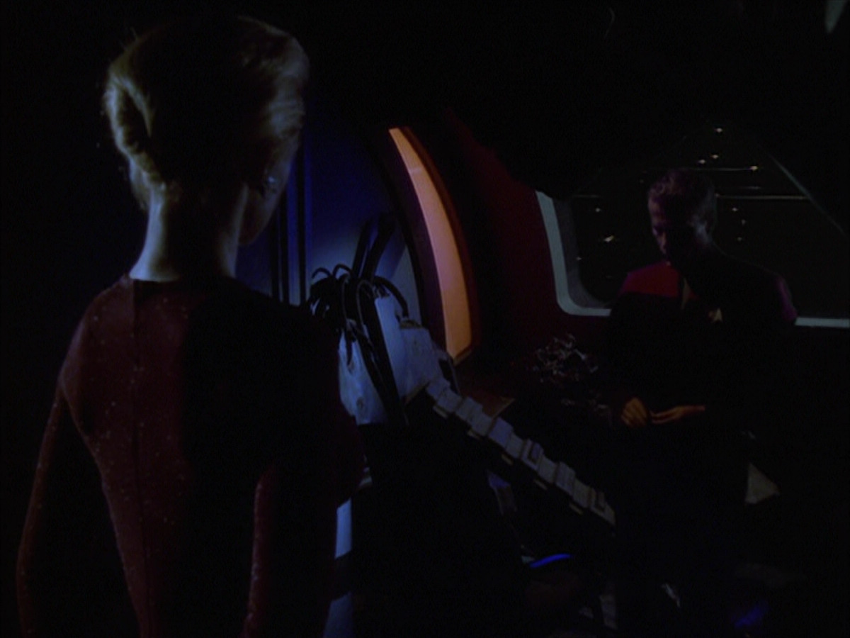 extant_StarTrek_VOY_6x01-EquinoxPart2_00560.jpg