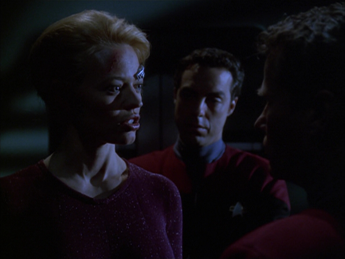 extant_StarTrek_VOY_6x01-EquinoxPart2_00612.jpg