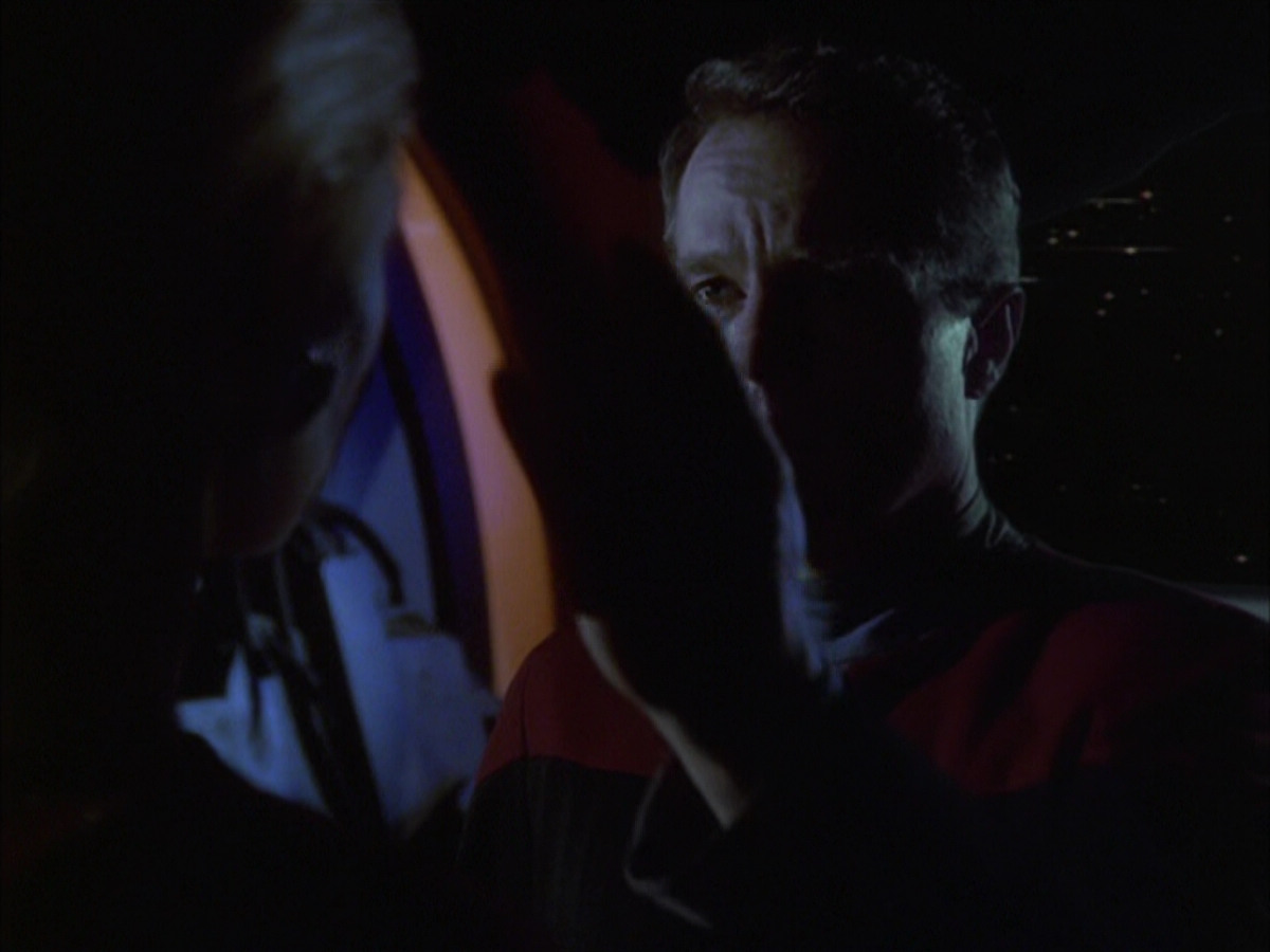extant_StarTrek_VOY_6x01-EquinoxPart2_00618.jpg