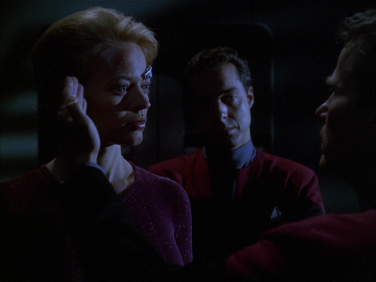 extant_StarTrek_VOY_6x01-EquinoxPart2_00620.jpg
