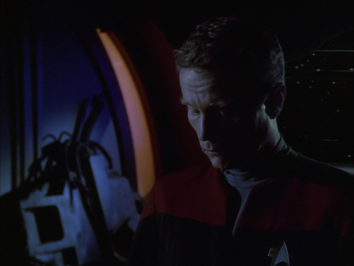extant_StarTrek_VOY_6x01-EquinoxPart2_00632.jpg