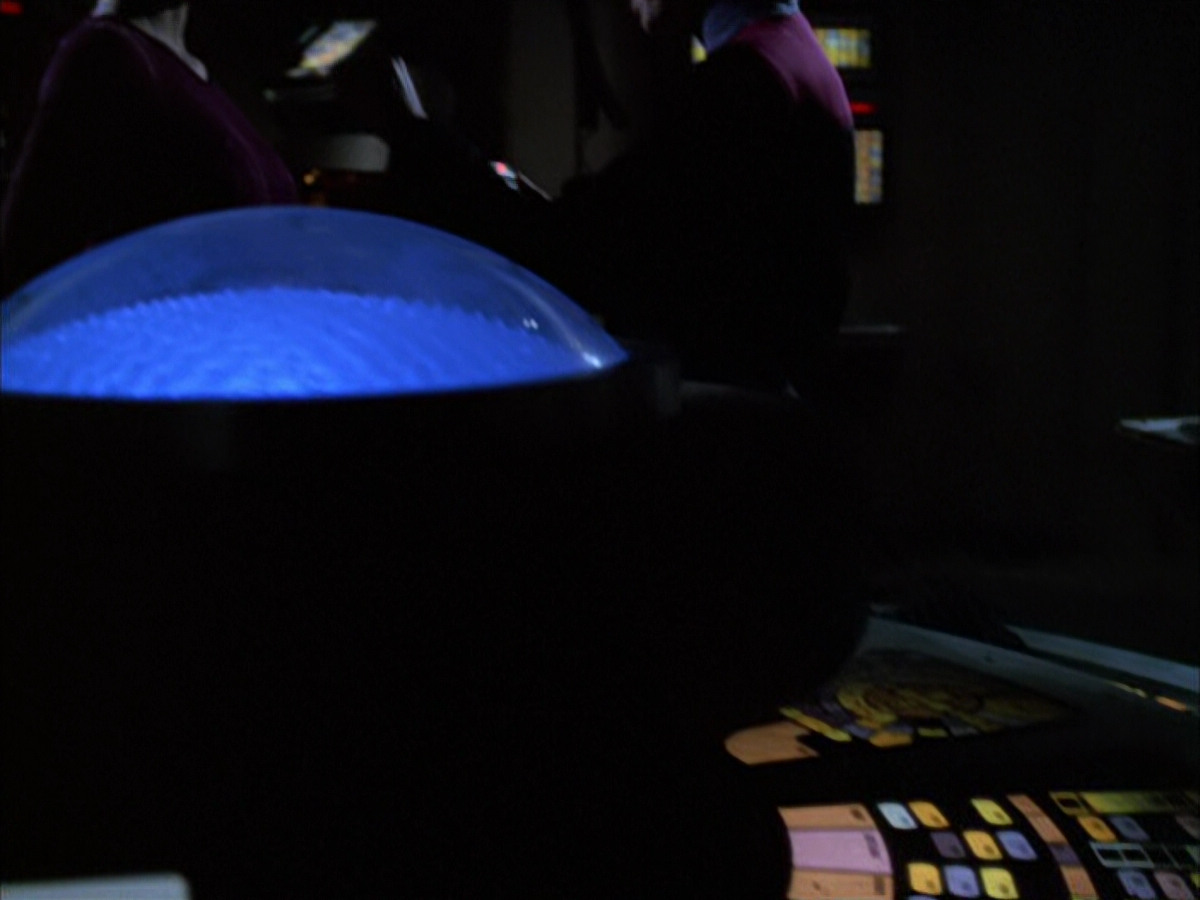 extant_StarTrek_VOY_6x01-EquinoxPart2_00643.jpg