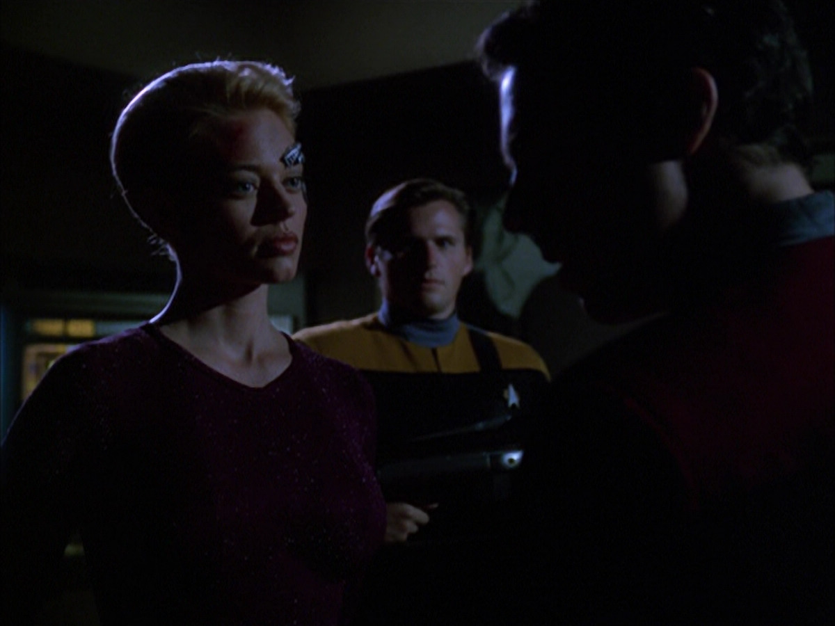 extant_StarTrek_VOY_6x01-EquinoxPart2_00671.jpg