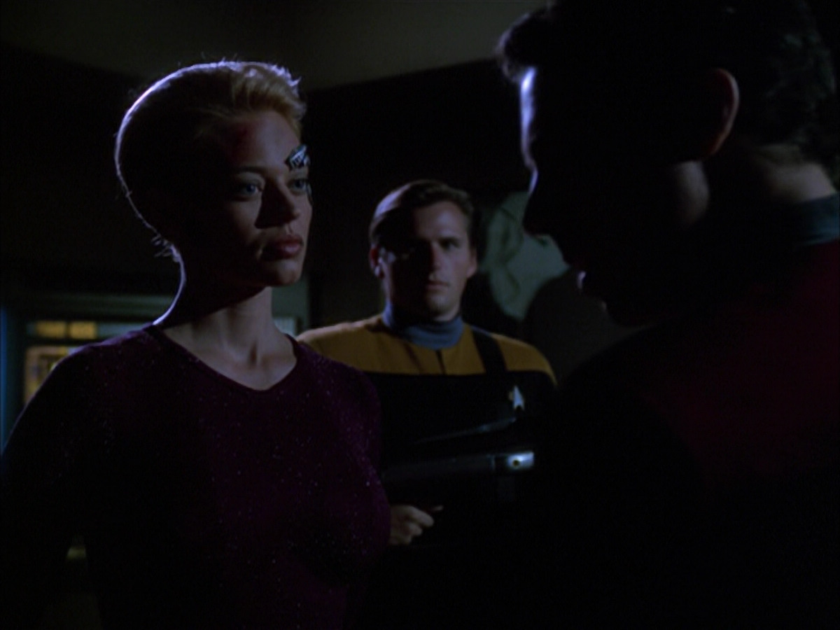 extant_StarTrek_VOY_6x01-EquinoxPart2_00672.jpg