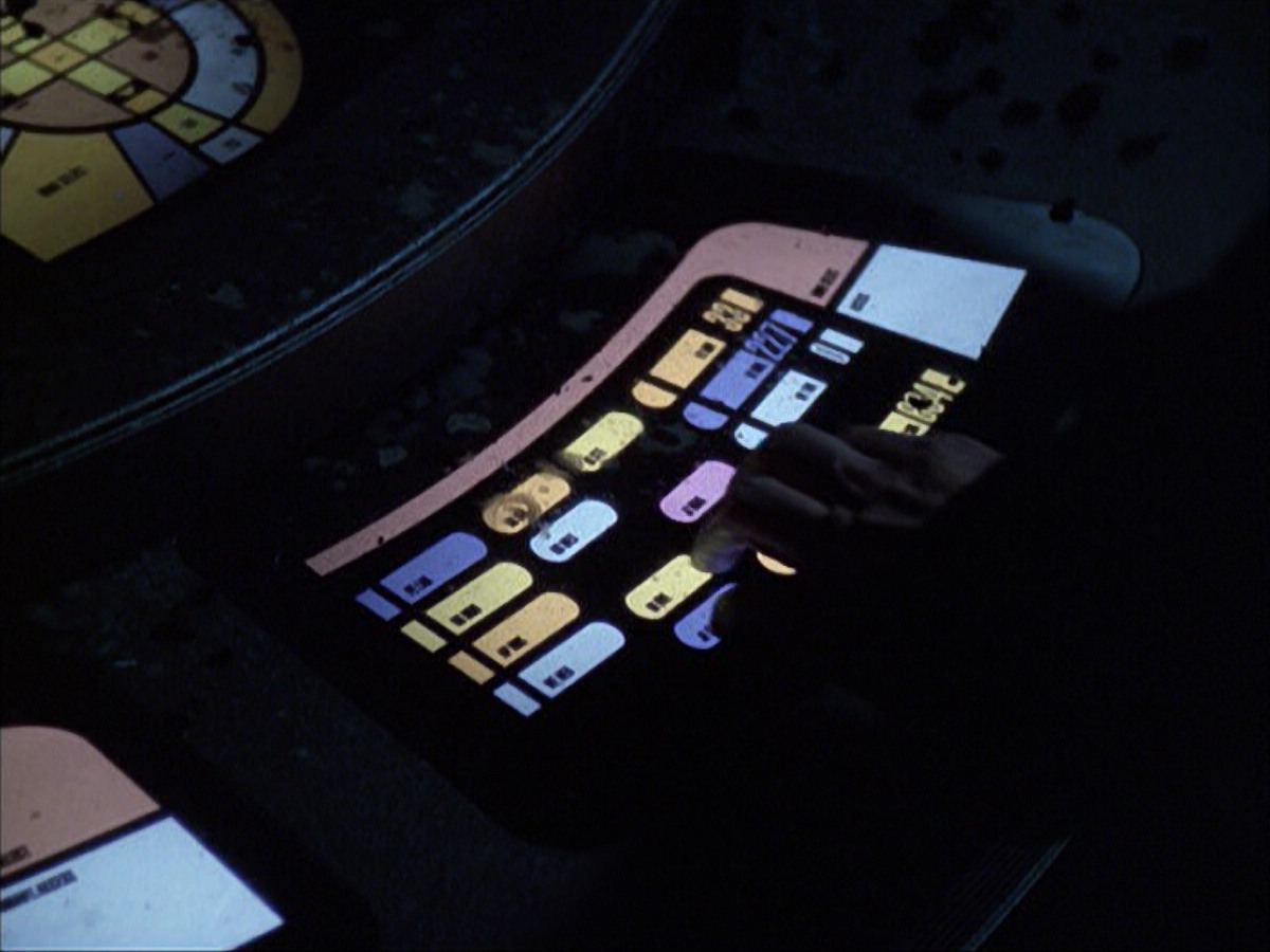 extant_StarTrek_VOY_6x01-EquinoxPart2_00674.jpg