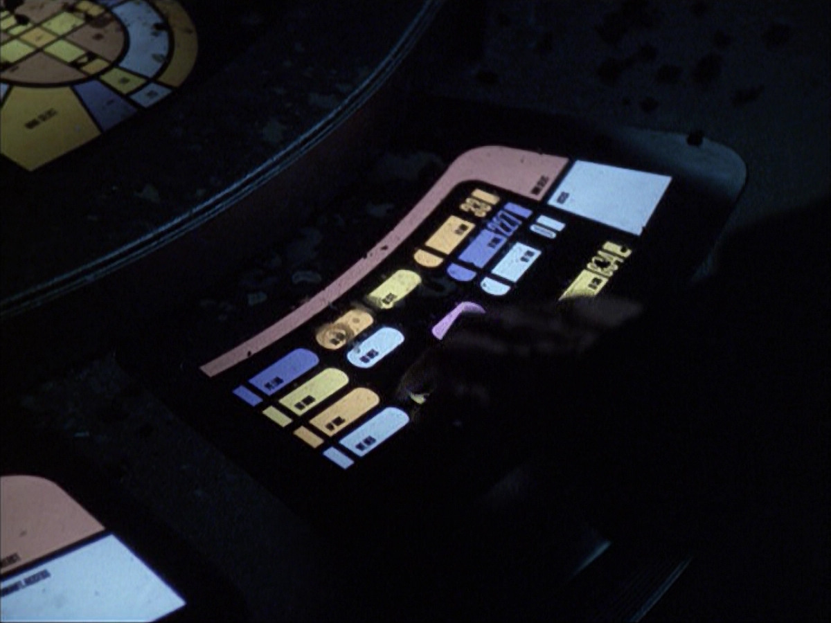 extant_StarTrek_VOY_6x01-EquinoxPart2_00677.jpg