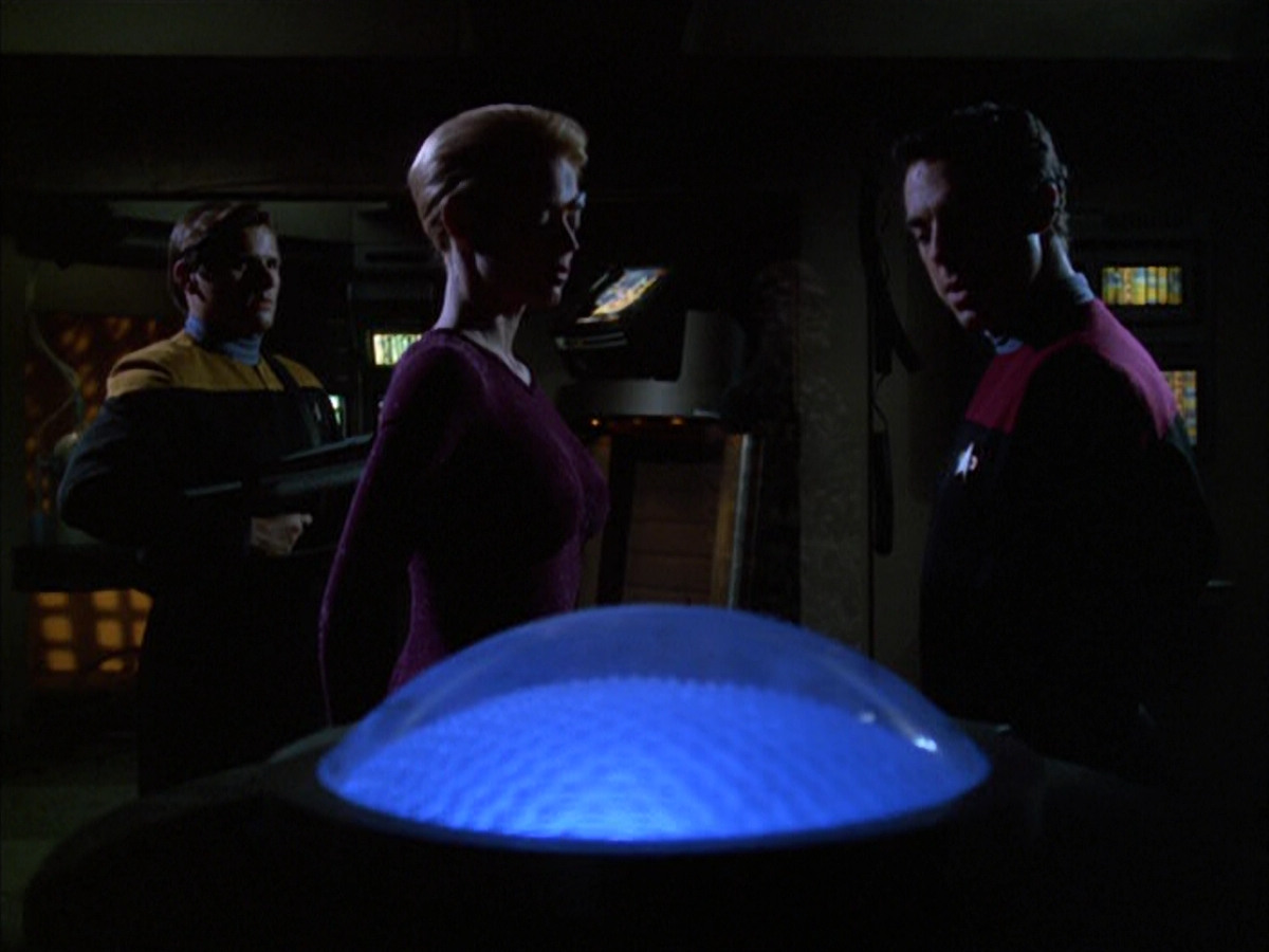 extant_StarTrek_VOY_6x01-EquinoxPart2_00678.jpg