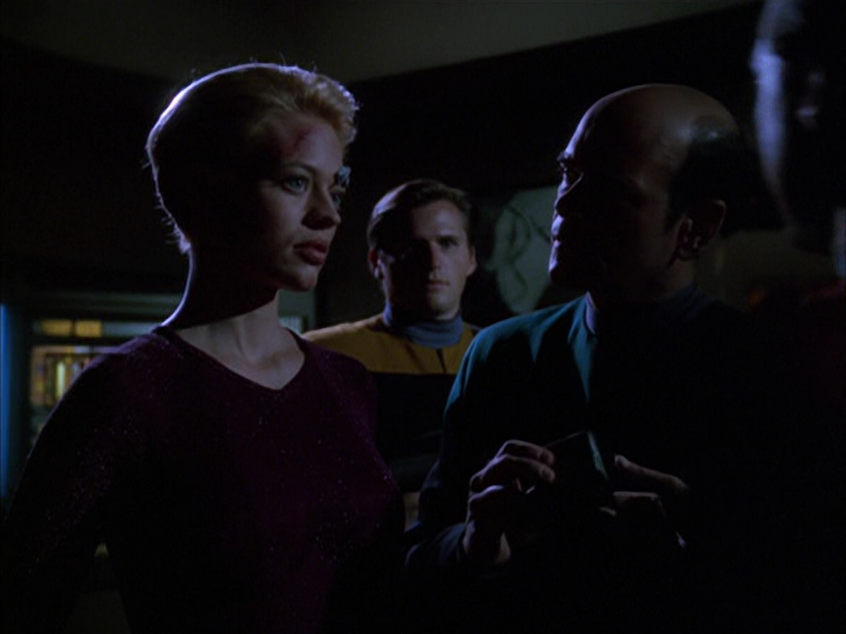extant_StarTrek_VOY_6x01-EquinoxPart2_00695.jpg