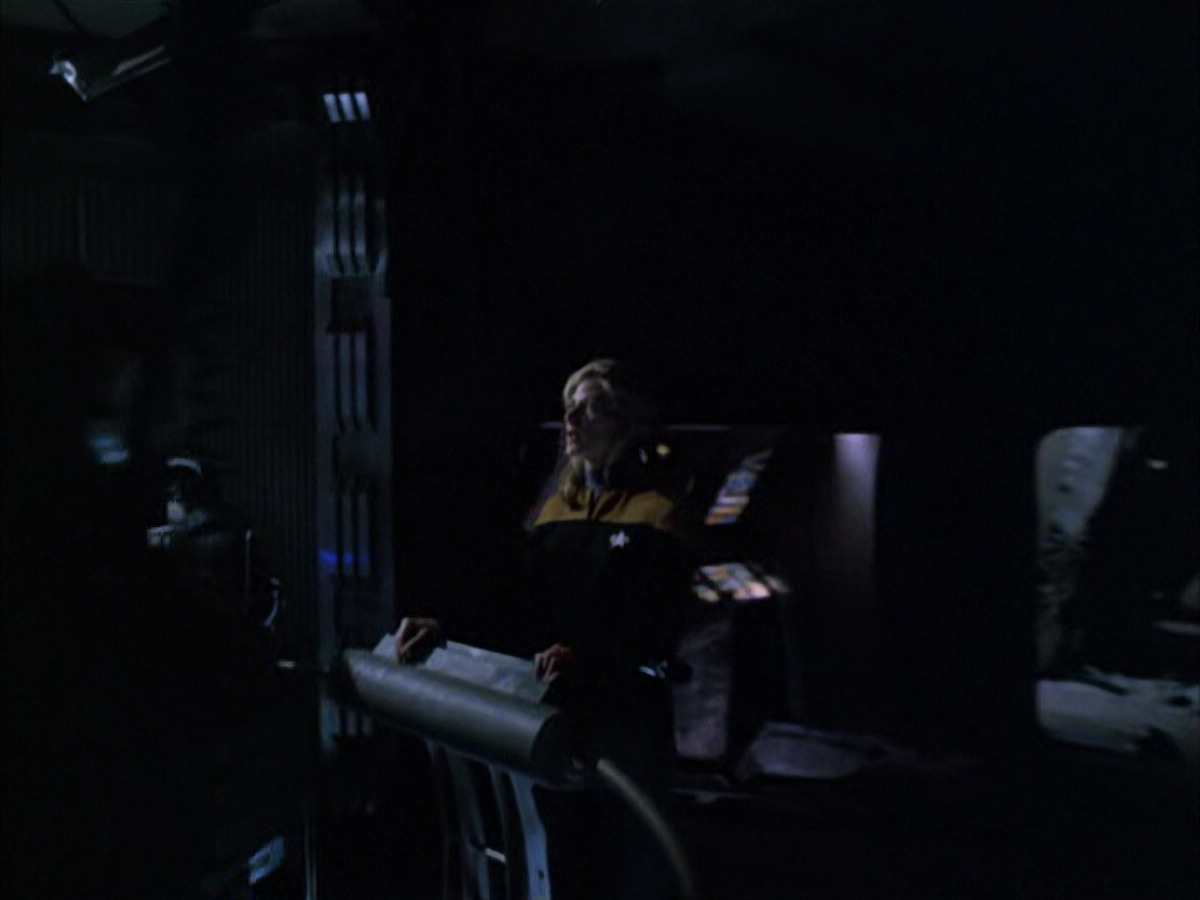 extant_StarTrek_VOY_6x01-EquinoxPart2_00707.jpg